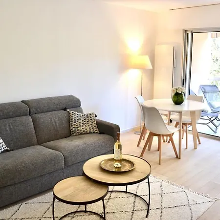Apartment Bright And Refurbished Nest In Saint-raphael