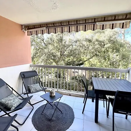 Apartment Bright And Refurbished Nest In Saint-raphael *