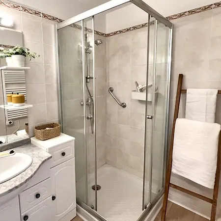 Apartment Bright And Refurbished Nest In Saint-raphael